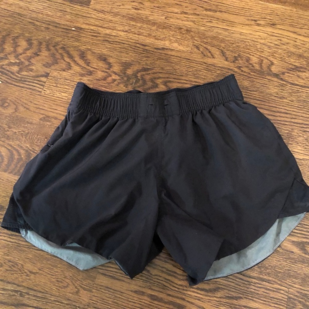 Lululemon Hottie Hot T Reversible Short 8